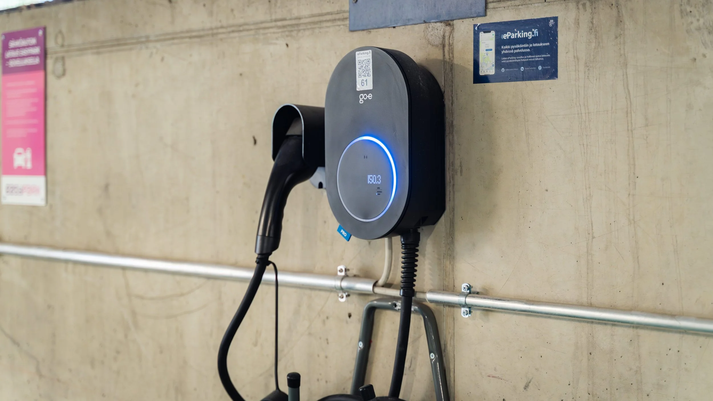 Go-e Charger PRO latauslaite kiinteällä kaapelilla