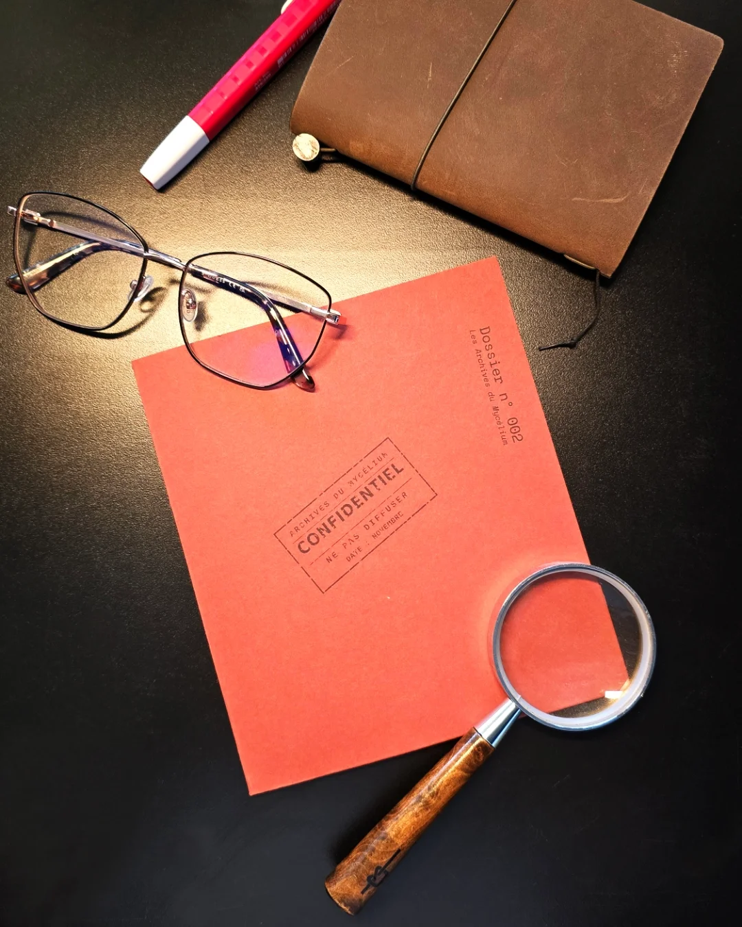 Doss002-mailclub_1.webp