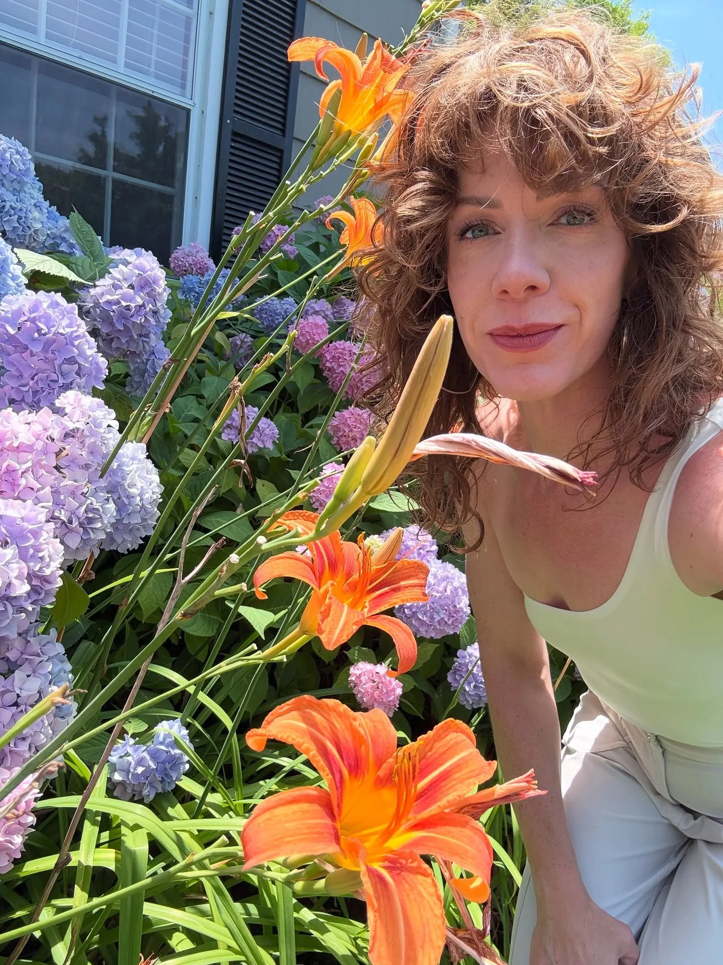 Taking the weekend to spend time with family and enjoy the flowers. 🌺  Next week is jam packed with events starting with August 5th @halyardgreenport Piano Bar 6-8:30pm&hellip; schedule updates are coming. See you soon!