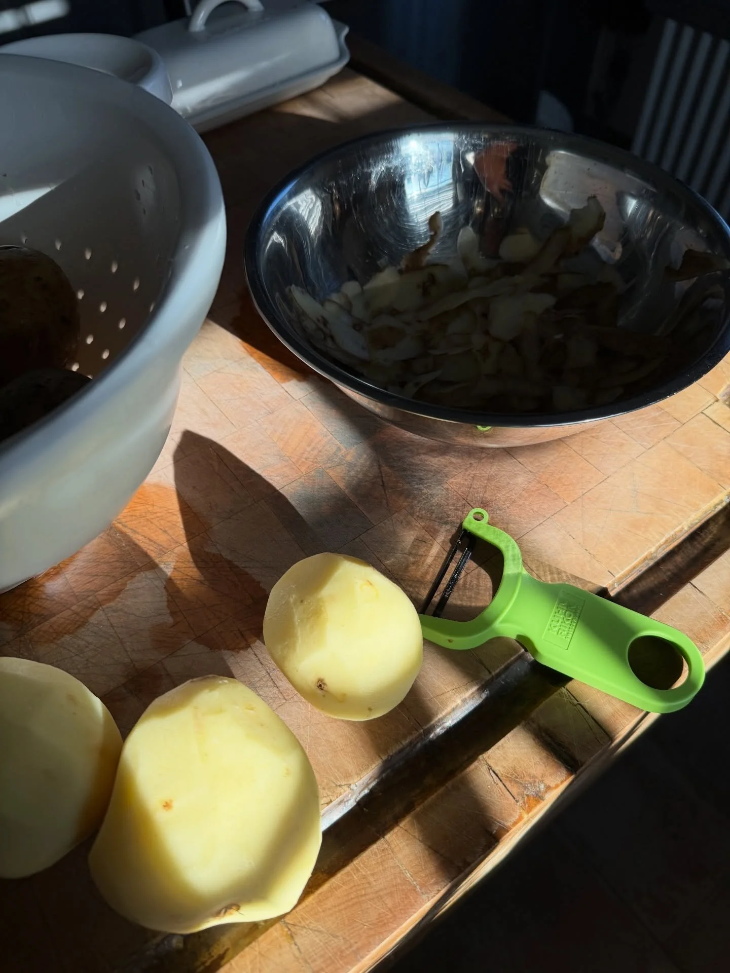 Peel a potato&hellip; celebrate your Irish heritage ☘️. It&rsquo;s probably the reason all our Irish ancestors became American. Long live the potato 🥔!!