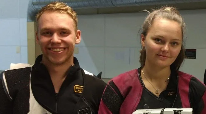 Jenny og Benjamin med stipend fra Sparebank1 Øst