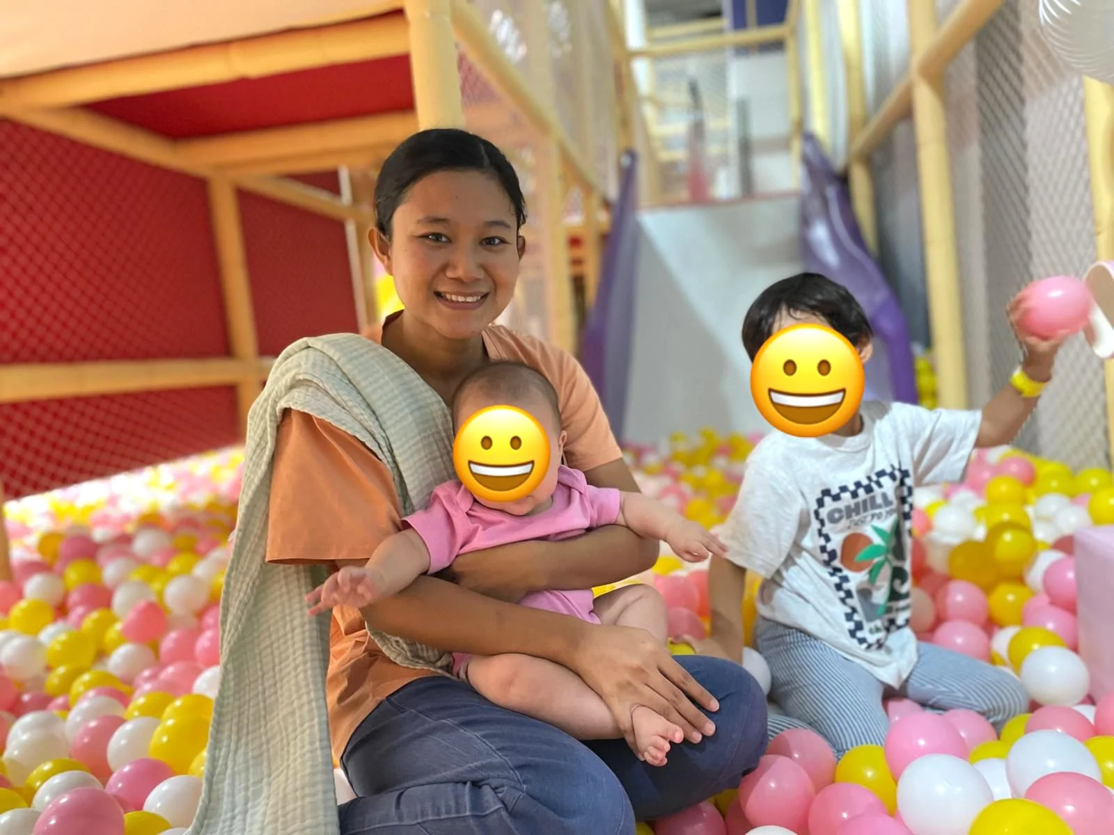 Myanmar helper / maid in Singapore