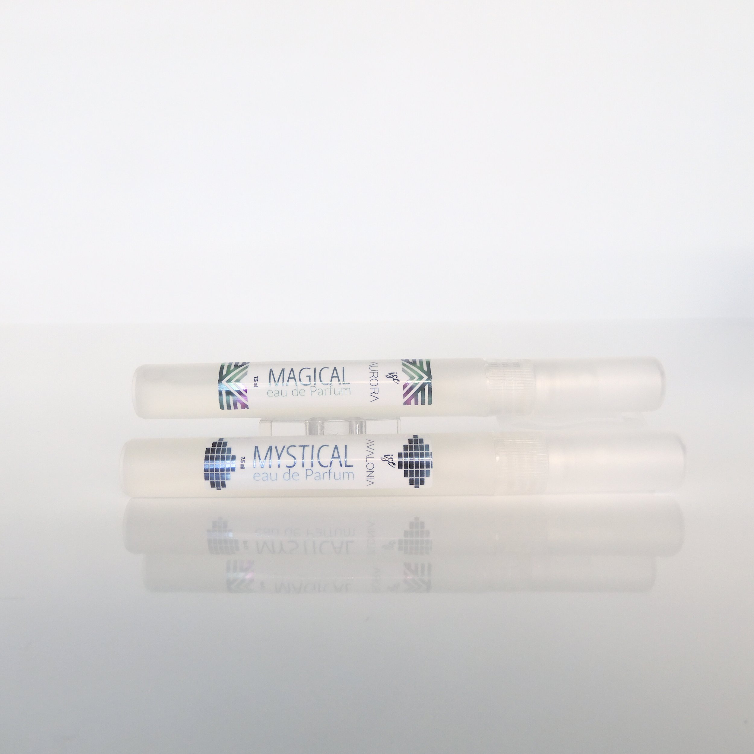 horizontial perfume inside duo final .jpg