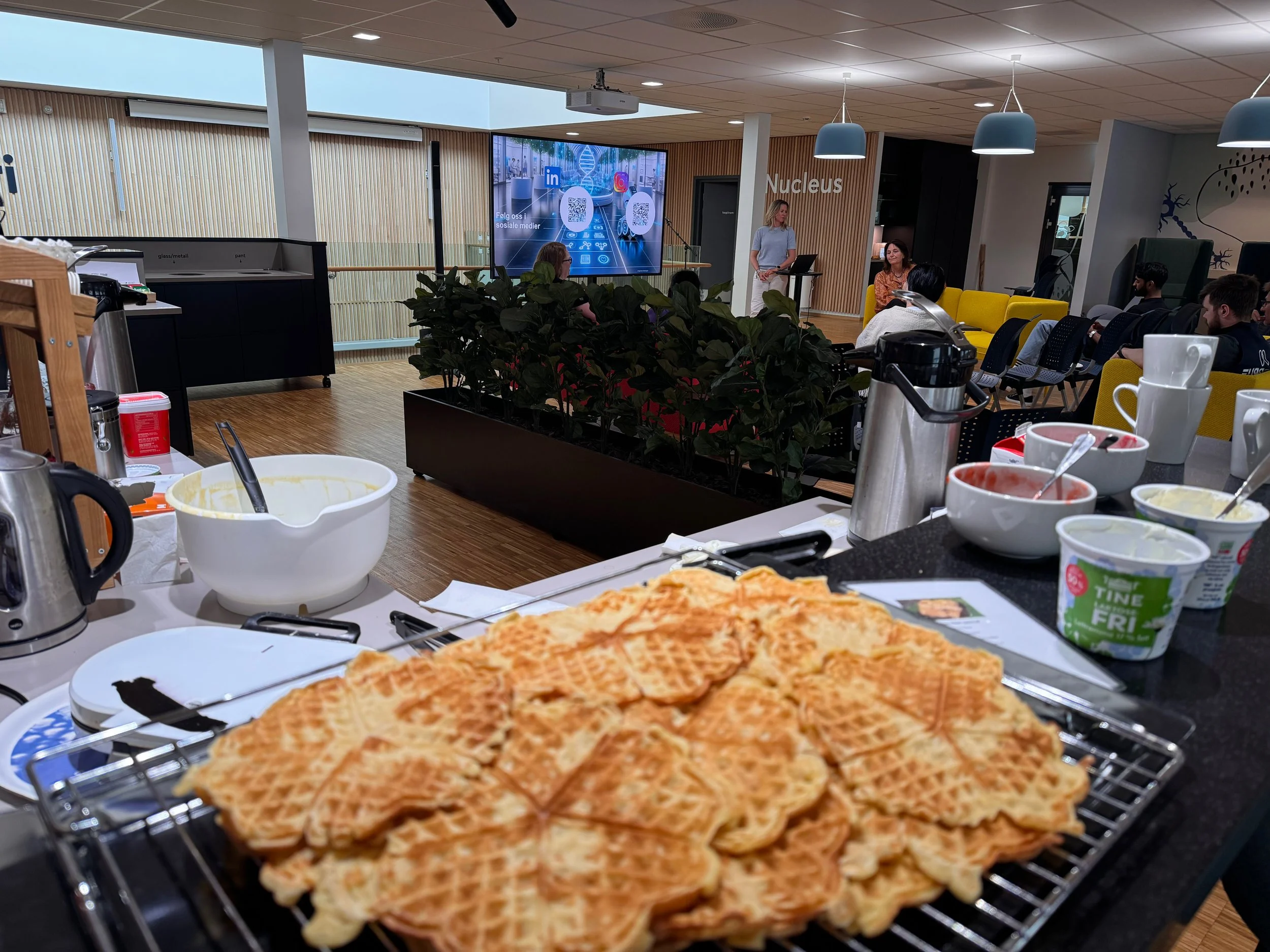 Fredagsvaffel med Vaffelpitch på Eitri: Blodbanken ved Miriam K. S.  Heggøy presenterer innovasjonsprosjektet “Tørket blodplasma”