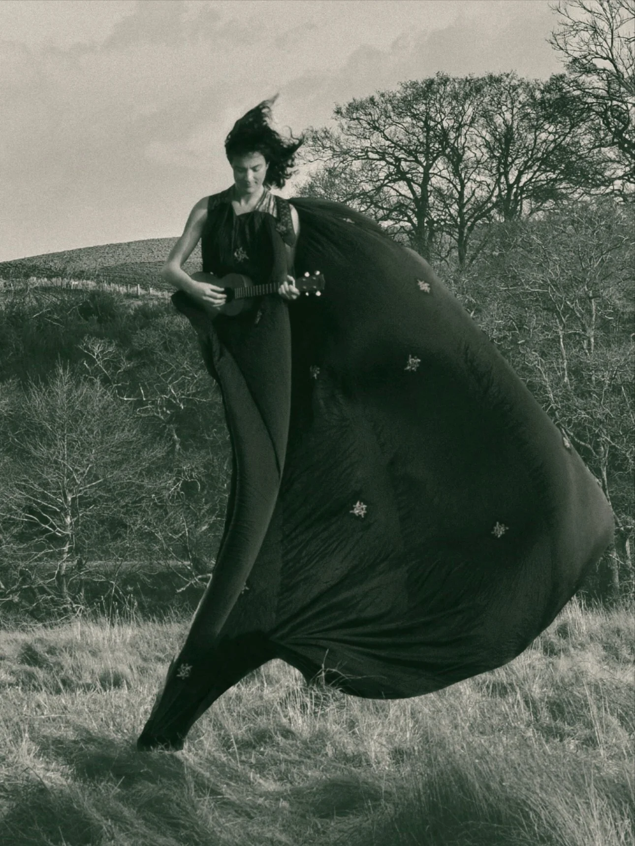 A wee post in celebration of @jemimathewes: the special guest joining Dominic Waxing Lyrical x Mr McFall's Chamber String Quartet next week at the @queens_hall!

Jemima grew up in the Scottish highlands in a dramatic landscape which continues to prov