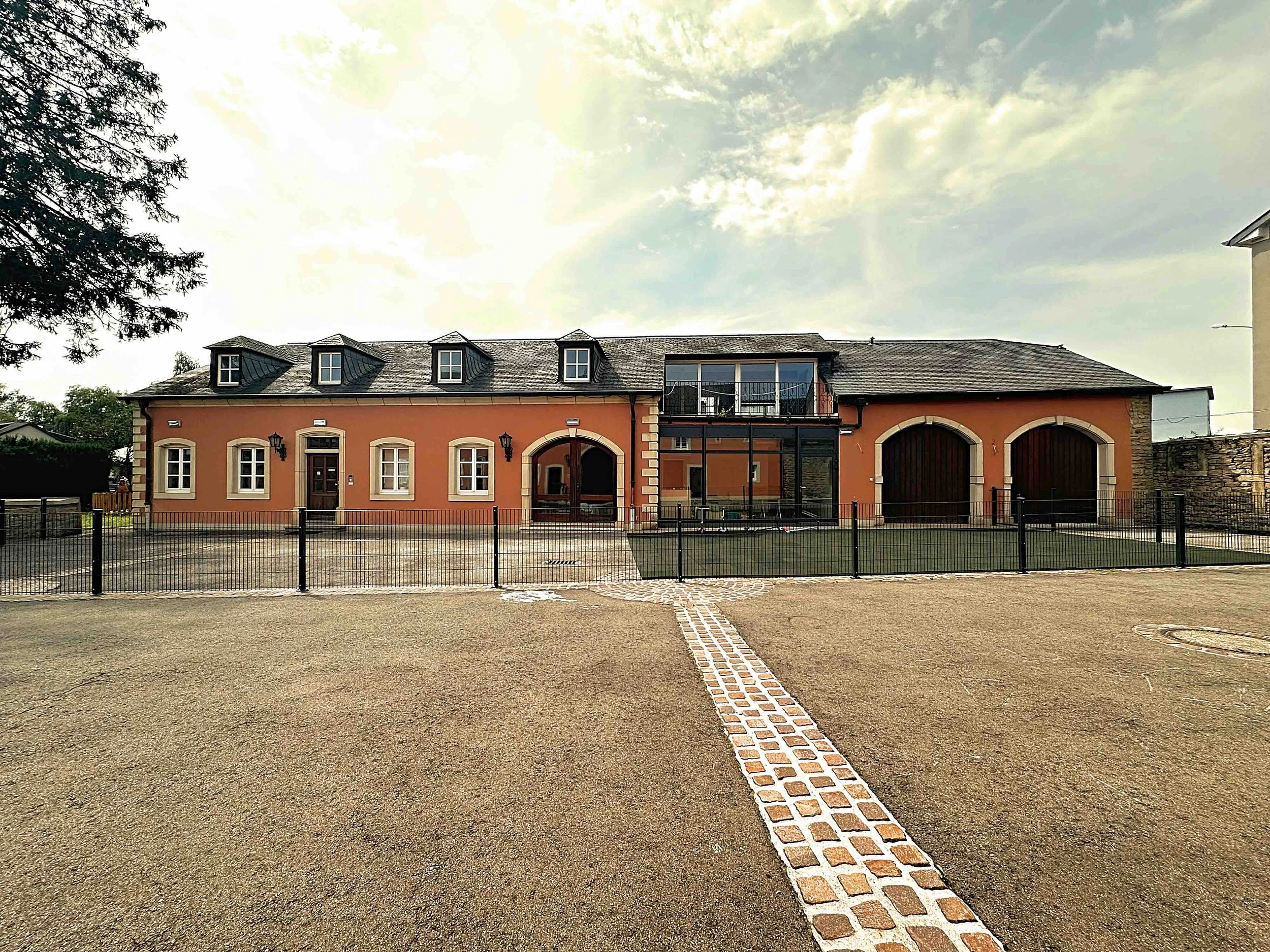 creche les mousquetaires leudelange aire de jeu.jpeg