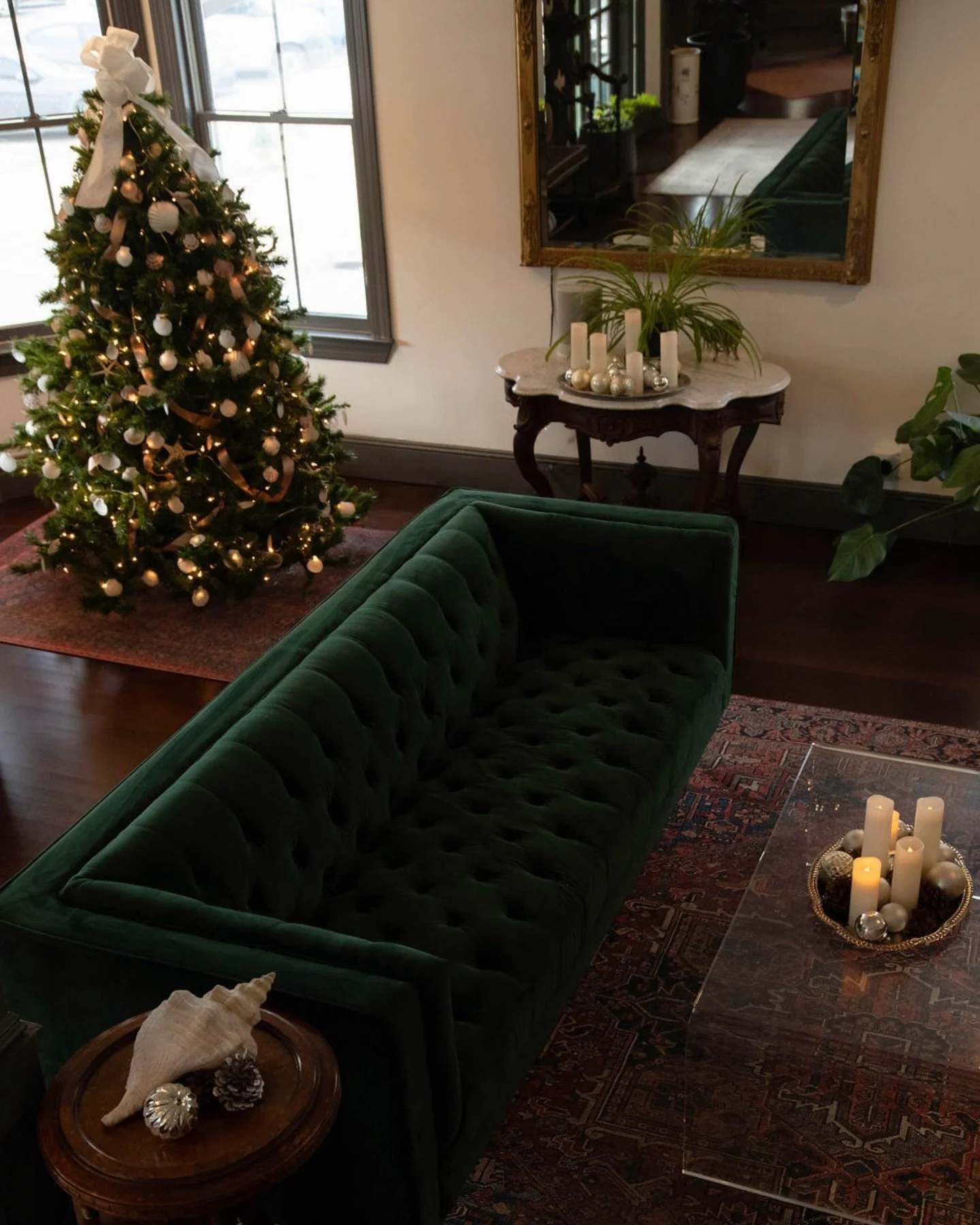 A touch of evergreen, a hint of sparkle, and plenty of Majestic magic.

#oceangrovenj #oceangrove #boutiquehotel