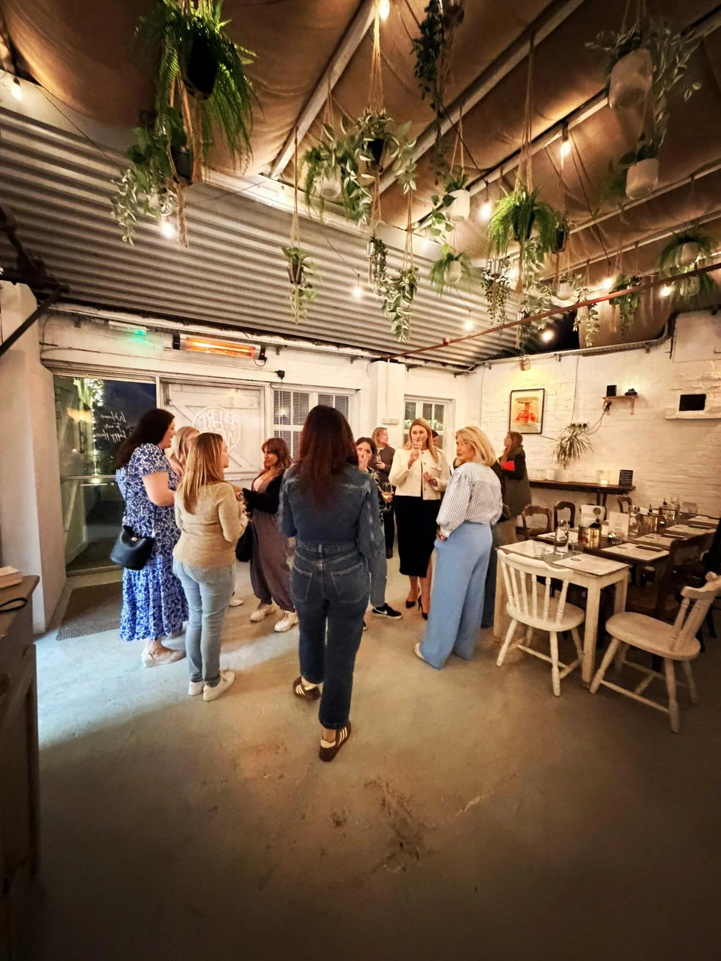 Speed networking @fireandwineuk with @the_cotswilds 

I don&rsquo;t think any of us thought we would be loving joining a speed networking event if you asked a year ago, but The Cotswilds do things so differently. 

Genuine connections, women helping 