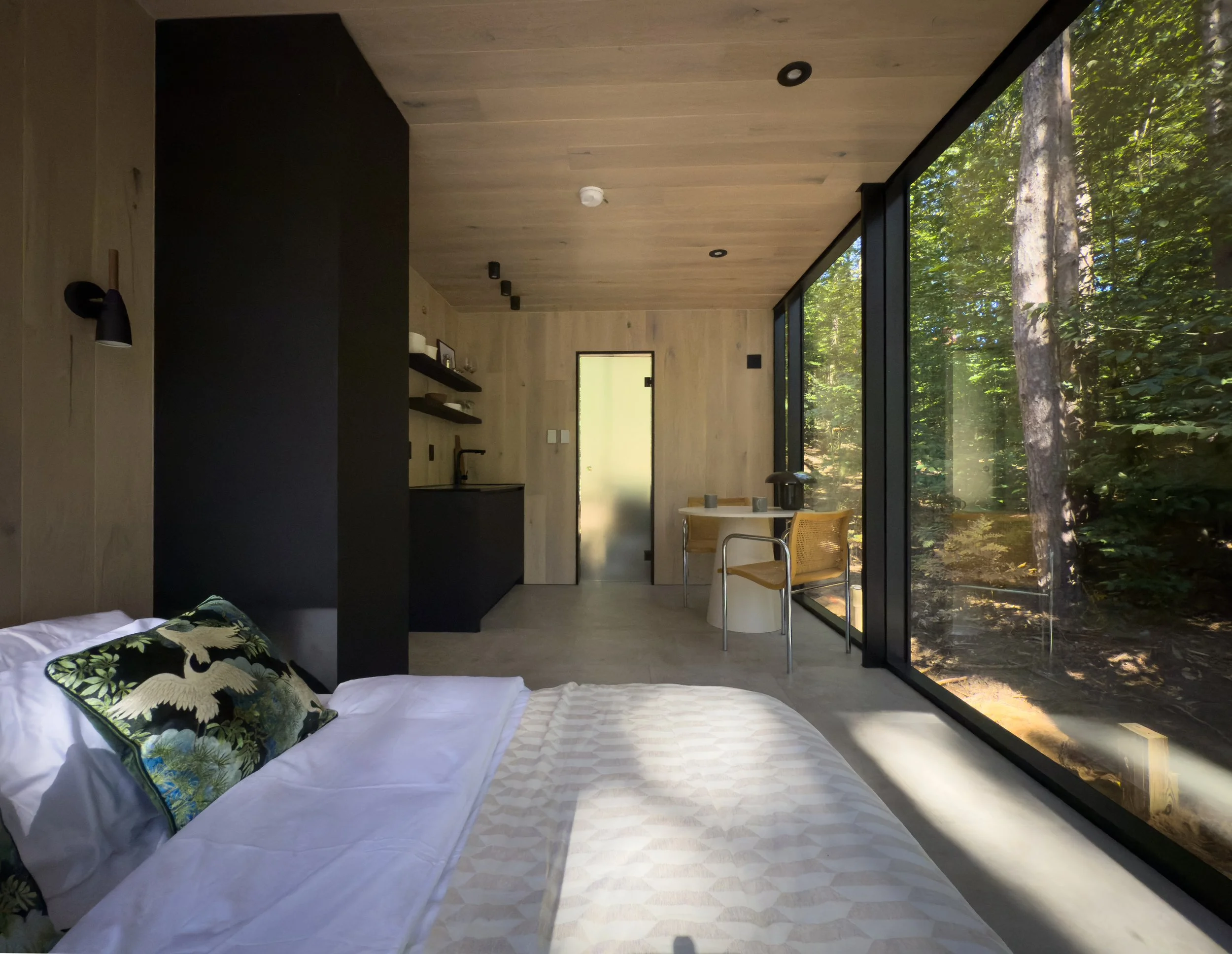 BED TO BATH_WIDE_IMG_6147.jpg