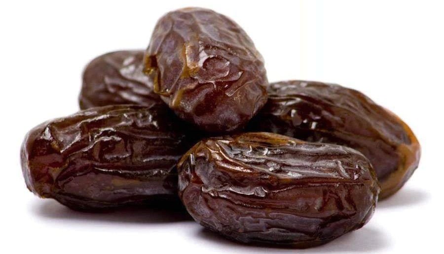 medjool-dates-633143.jpg