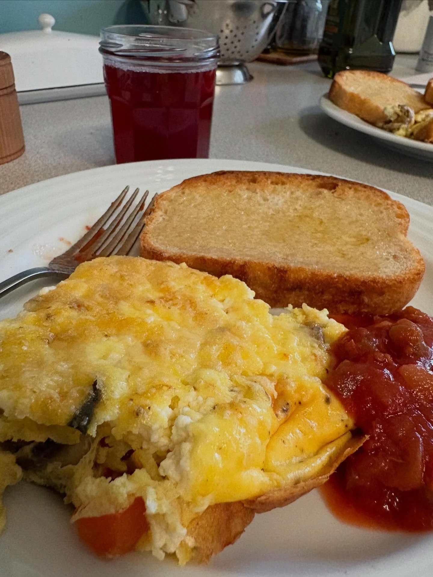 Christmas morning frittata straight out of the oven, featuring our Emerson, @yoderfarm shallots, and finely grated Sbrinz (thanks @thewineandcheesecask ) on top for a little stretch under the broiler. #farmereats