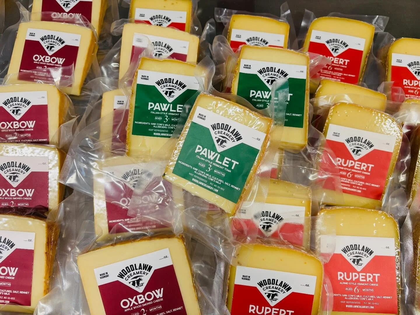 Wedges wending their way to market&hellip; Can&rsquo;t believe I had office jobs when #cheese was out there. 

#marryafarmer #vermont #artisancheese