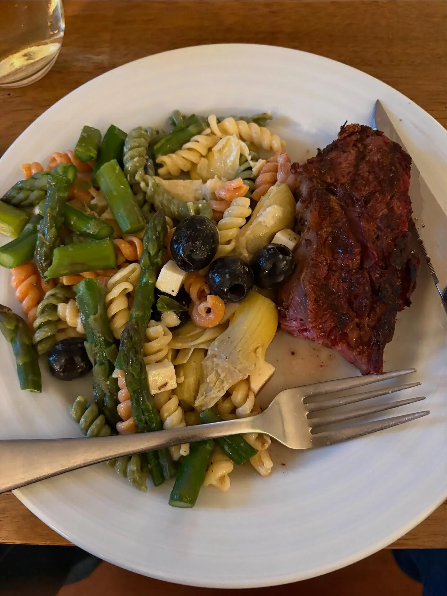 Great day on the road followed by a great dinner at home. That&rsquo;s a Chuck eye steak from our very own #wagyu here at @woodlawnfarmvt plus a quick pasta salad featuring our Southwind and asparagus cut from the garden. 

#simplefood #goodfood #ver