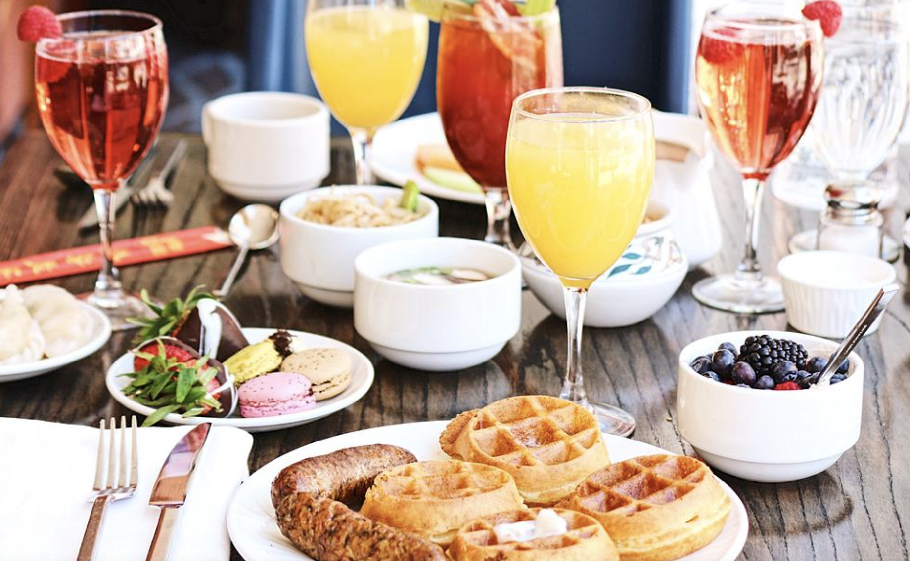 Bubbles &amp; Brunch