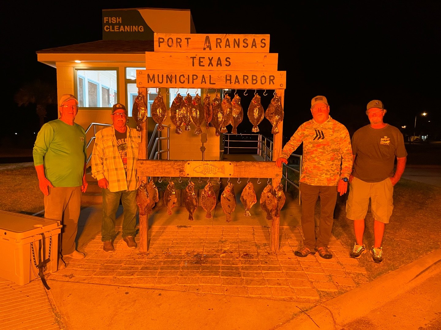 Bad day to be a flounder still have a cpl days left open before the season closes conditions are looking good and the fatties are already showing up. 🔱 
.
#gonecoastaltexas #yougottabeoutthere #floundergigging #flounder #southtexas #lagunamadre #gro