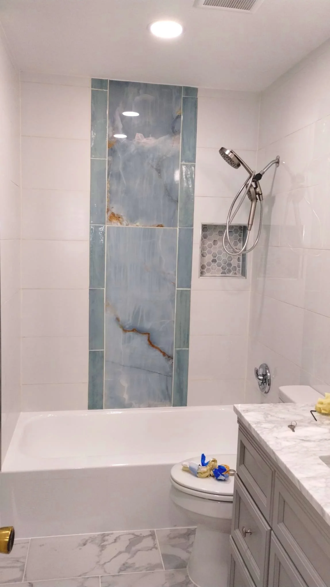 Ceramic bathroom Tiles 