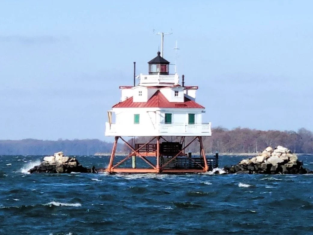 lighthouse2.jpg
