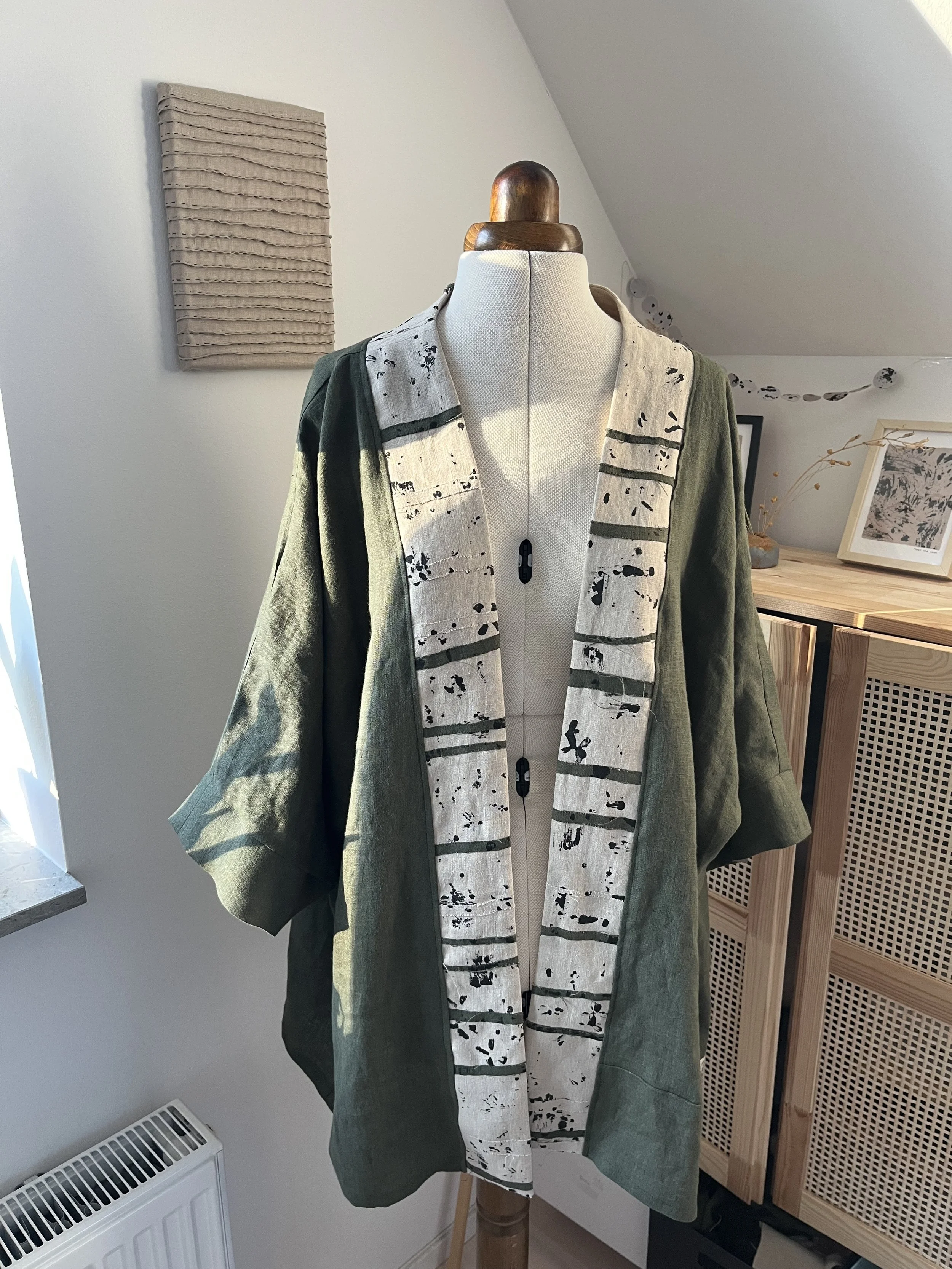 Kimono green white
