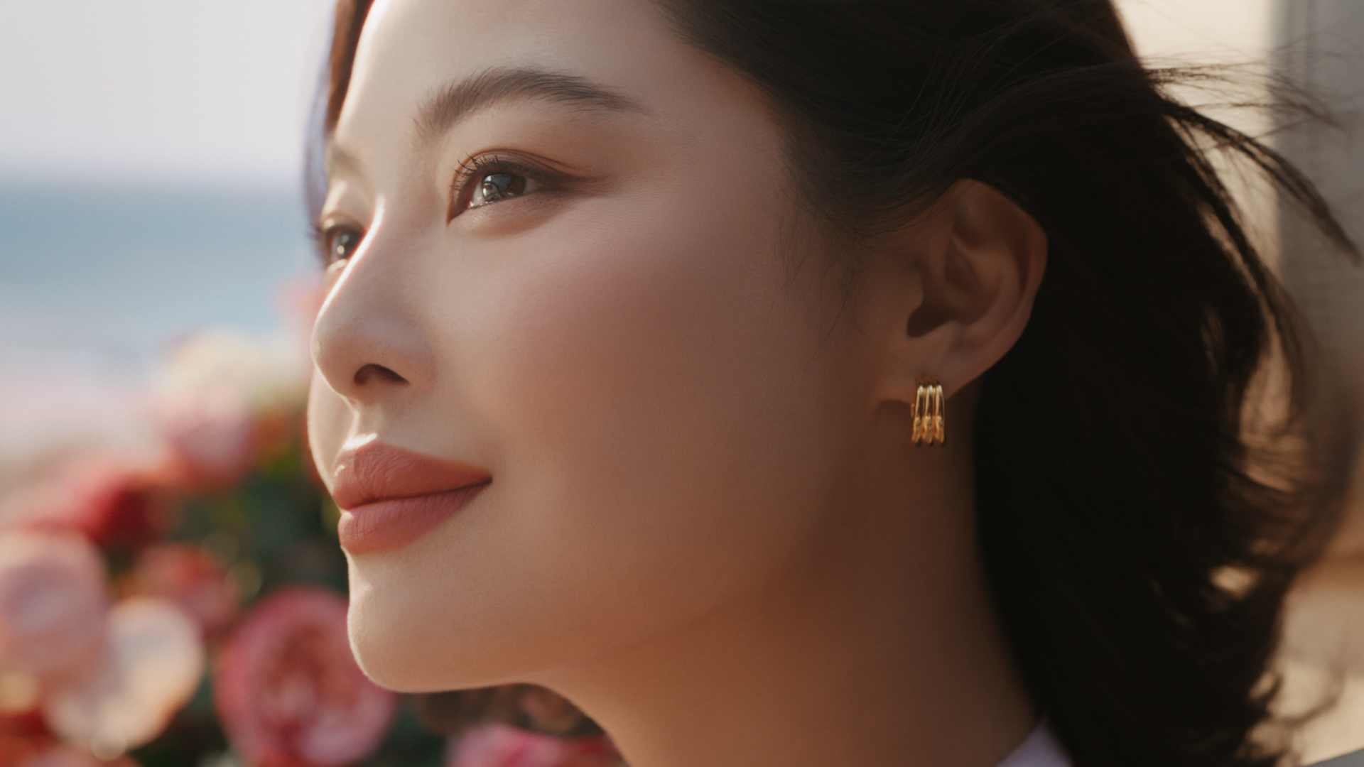 Estee Lauder_XZL_0512.00_00_15_09.Still010.png