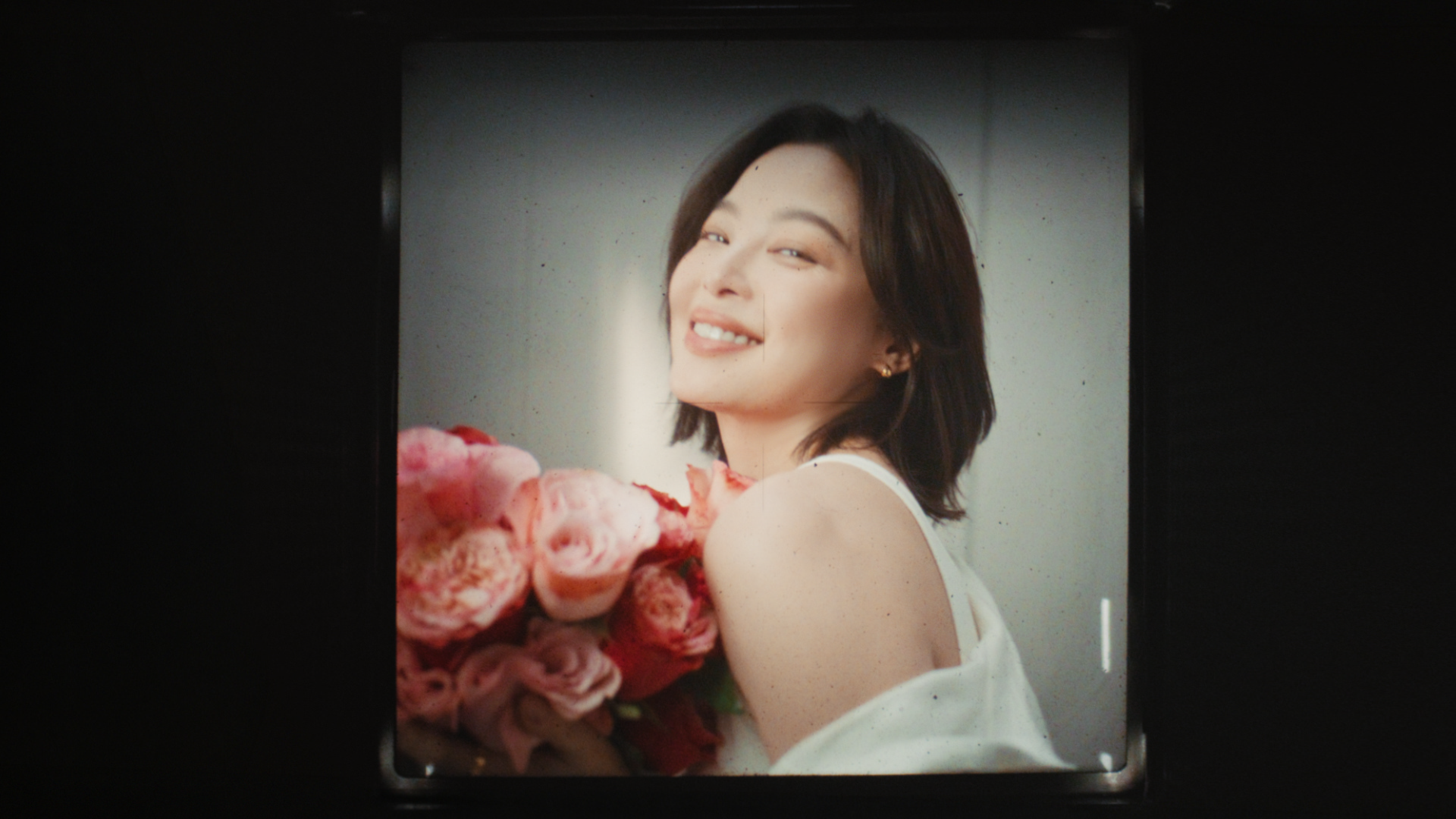 Estee Lauder_XZL_0512.00_00_10_02.Still006.png