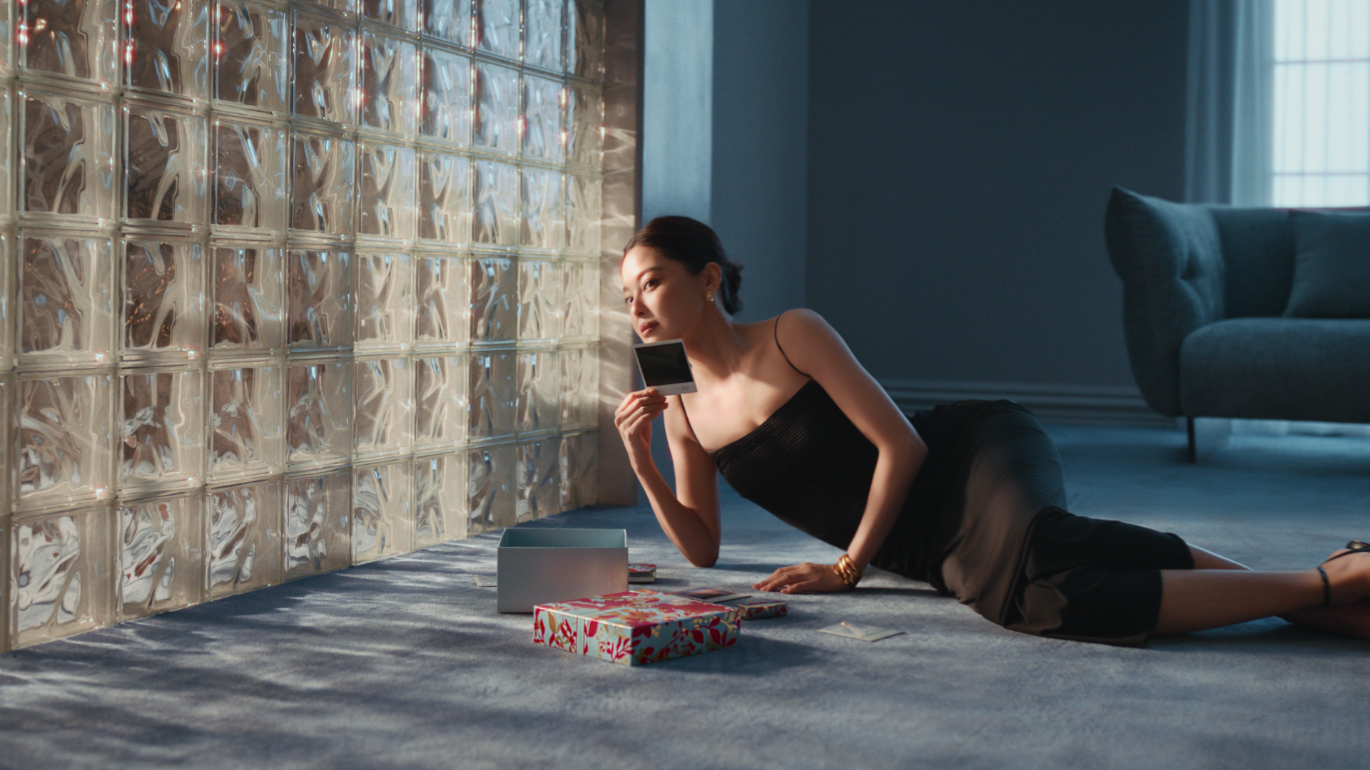 Estee Lauder_XZL_0512.00_00_07_11.Still002.png