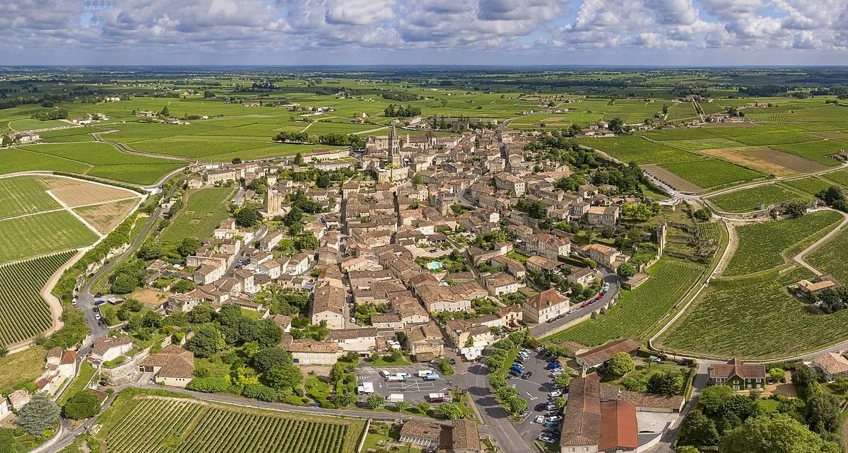 1_Saint-E╠ümilion_aerial_pano_2016.jpg