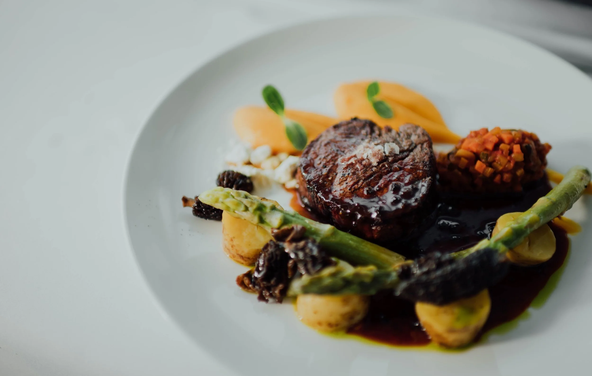 Chef Sander van Kints preparing an upscale private chef dinner in Aruba