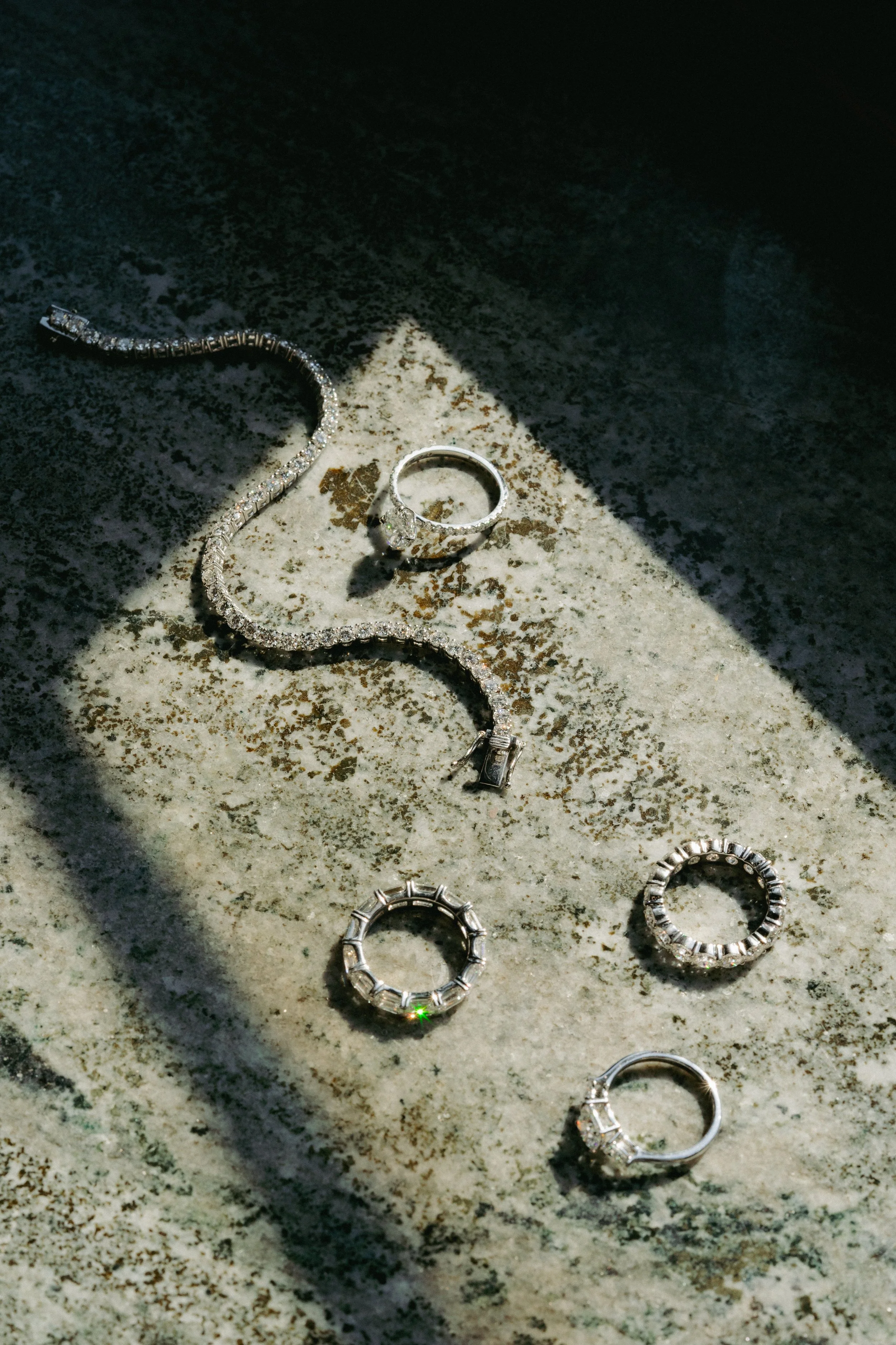 Produktfoto Bergen Smykker Ringer Armbånd.