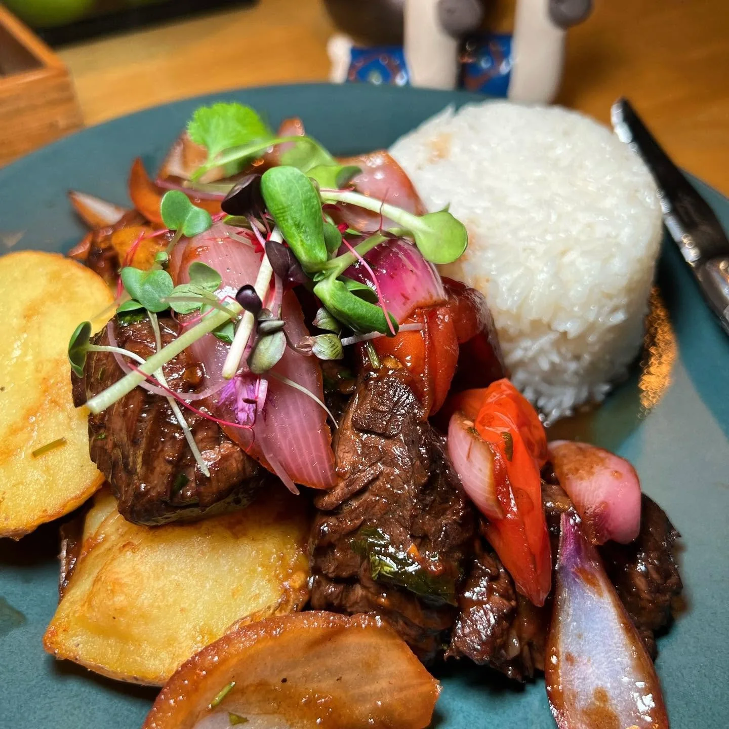 Llama - Lomo Saltado.jpg