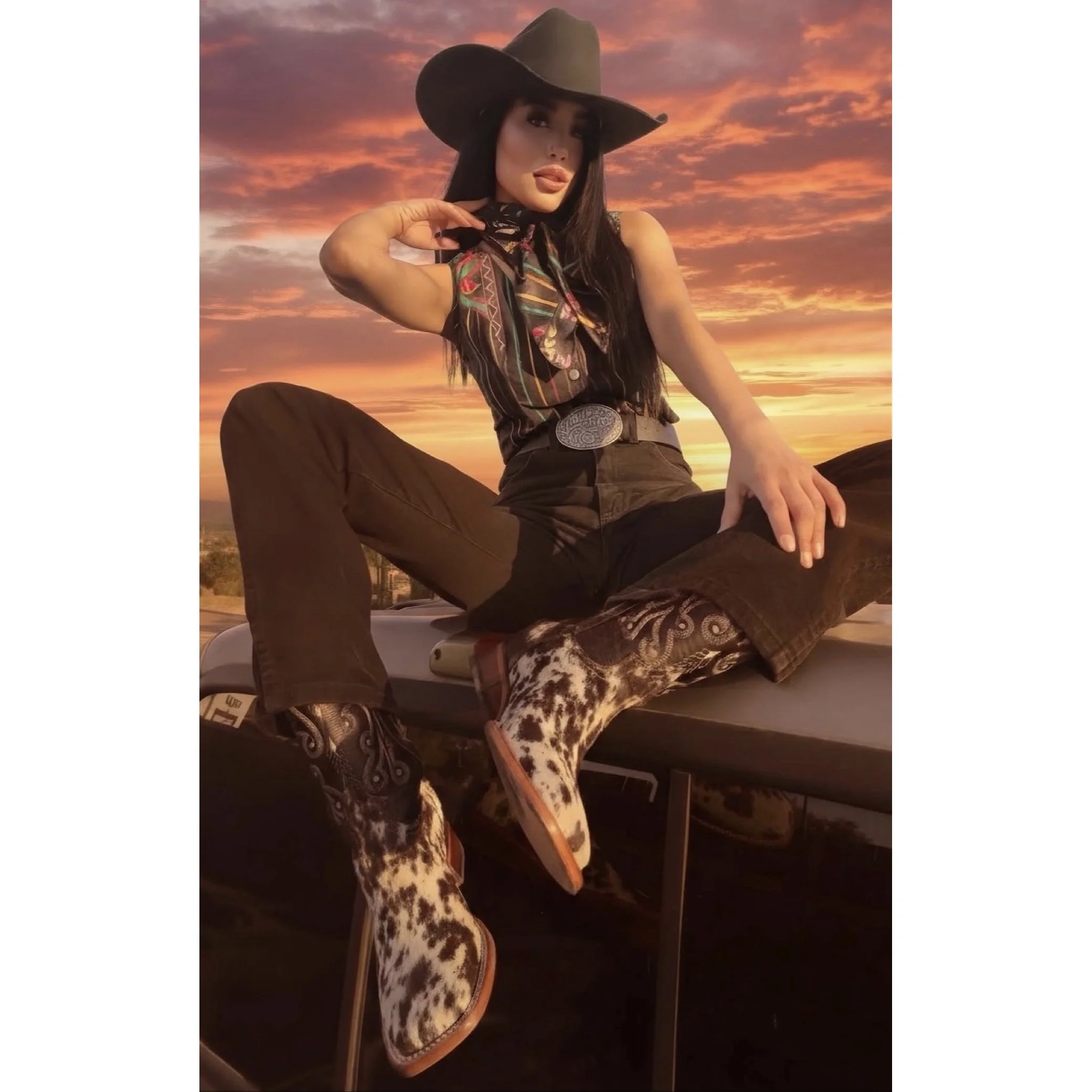 model-calf-cowhide-square.jpg