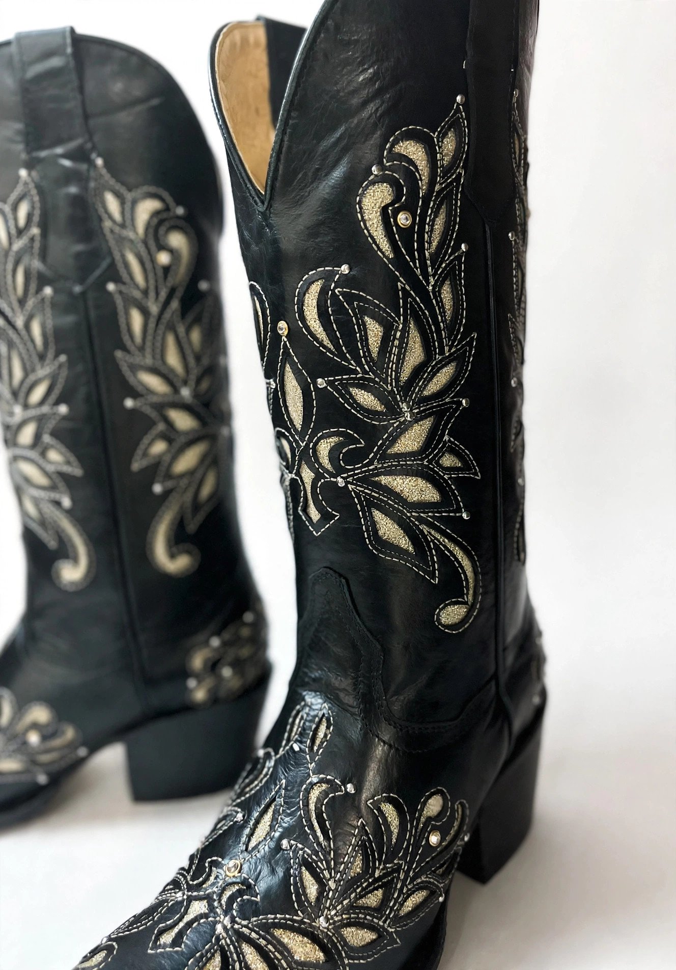 floral-black-detail.jpg