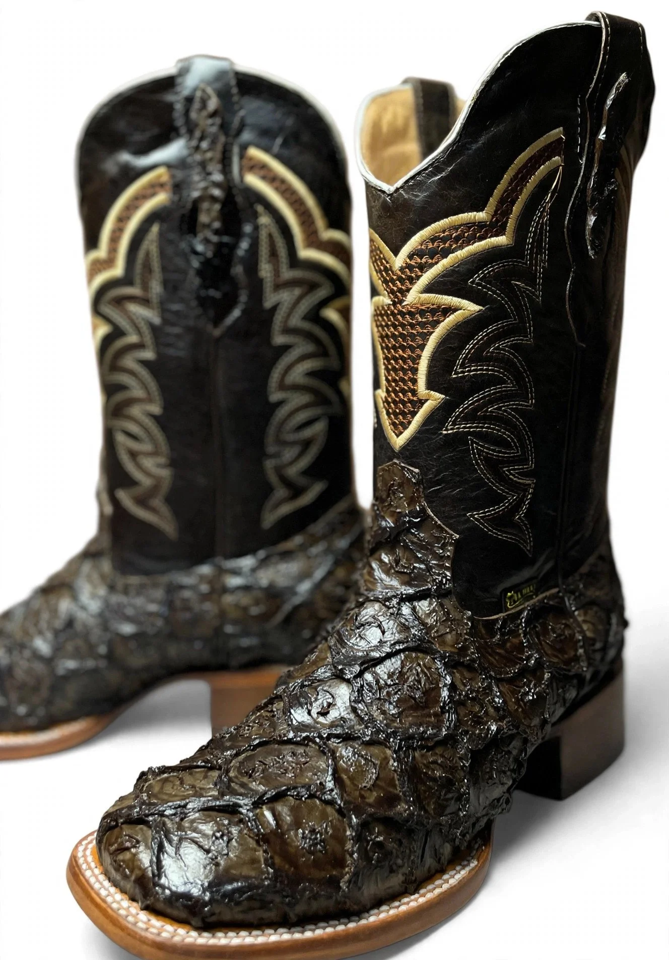 mens-pirarucu-brown-detail.jpg