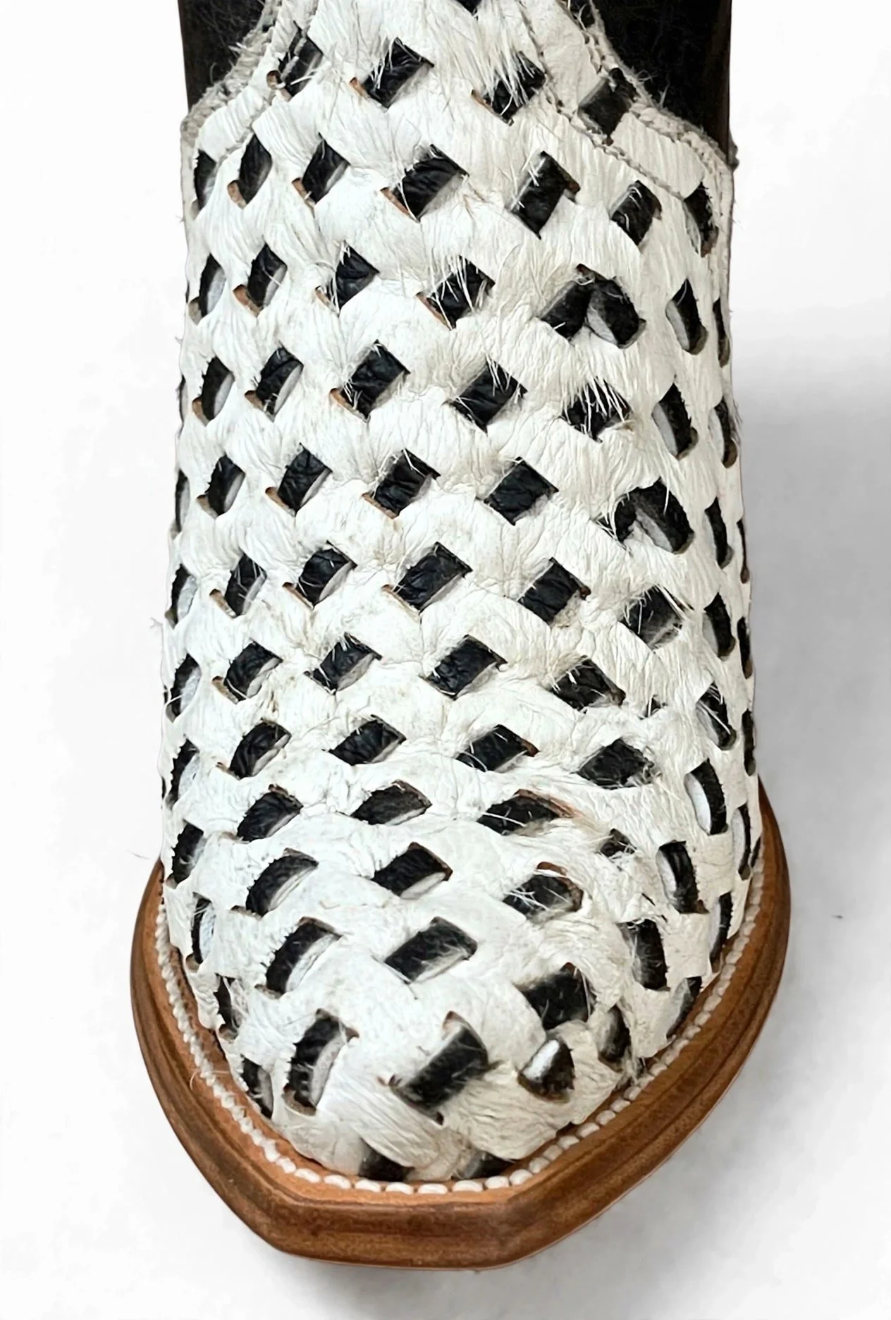 woven-foot-detail.jpg