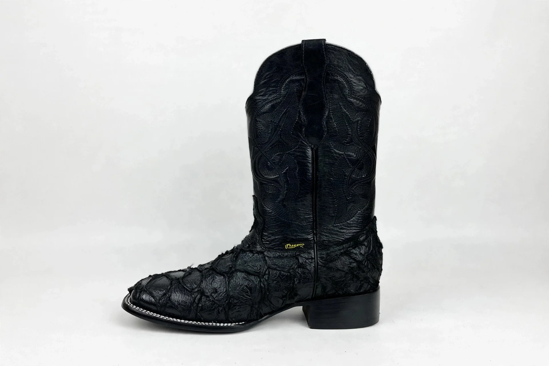 pirarucu-black-side.jpg