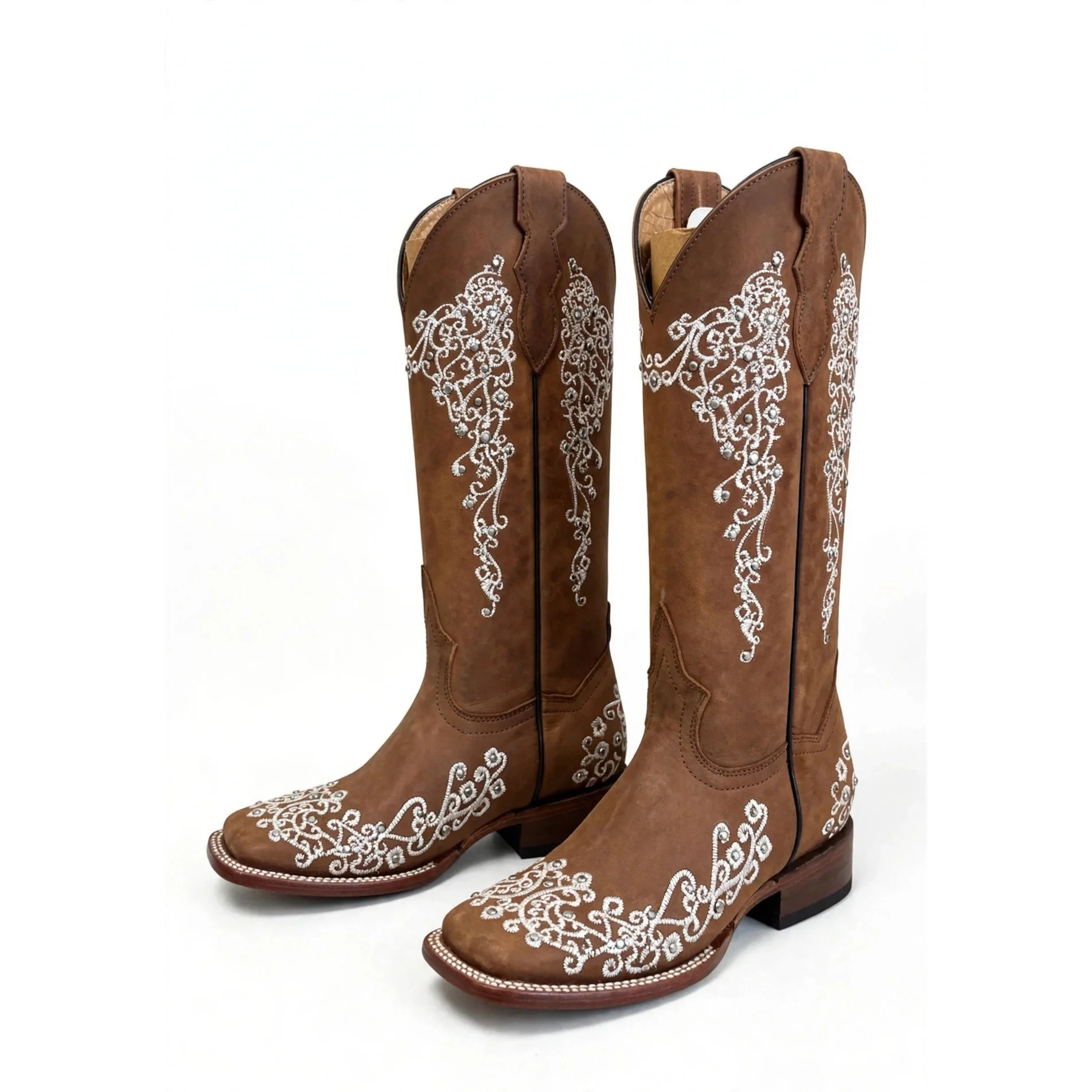 brown-lace-studio-square.jpg