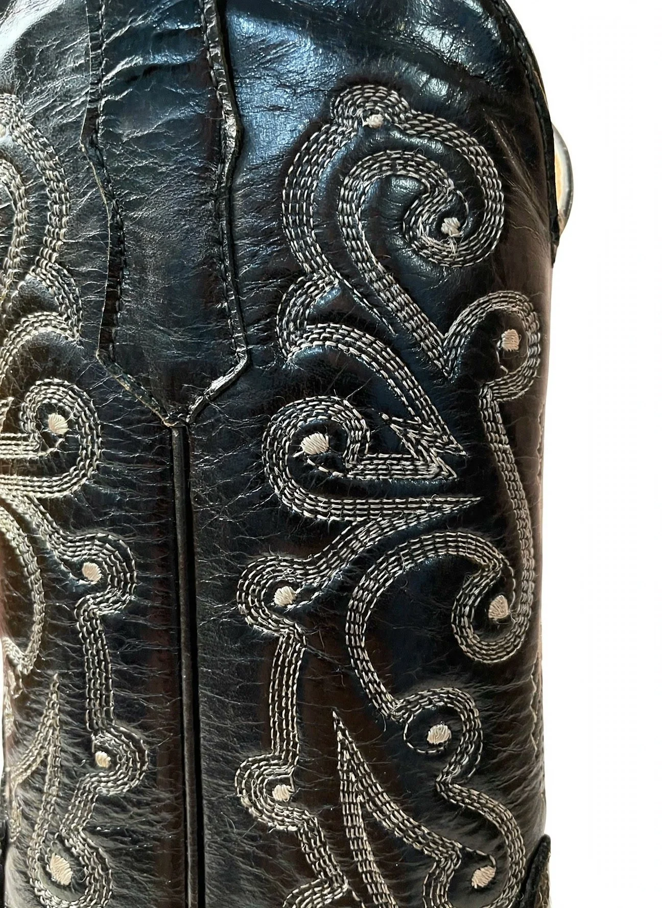 black-cowhide2-detail.jpg