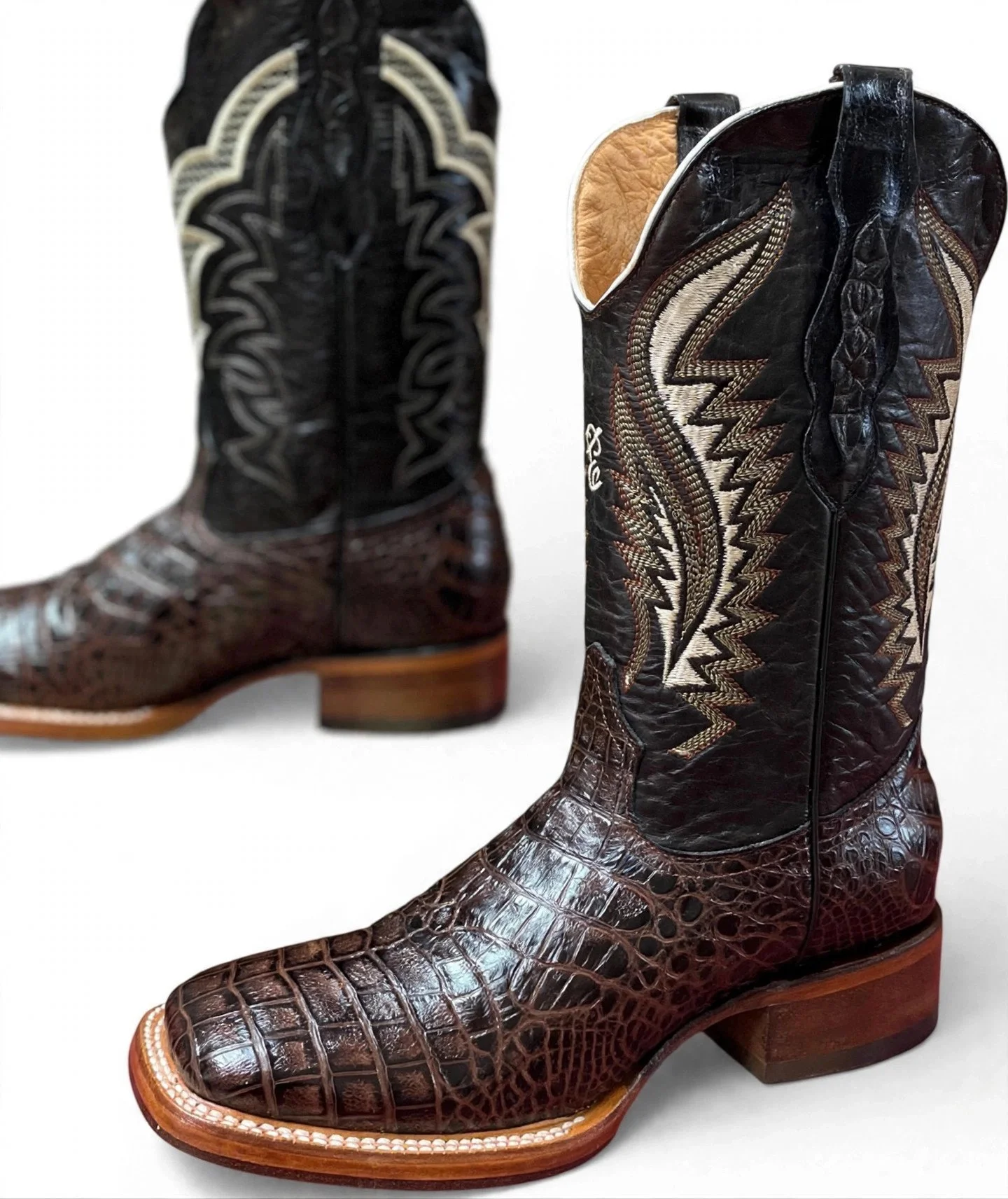 mens-crocodile-brown-detail.jpg