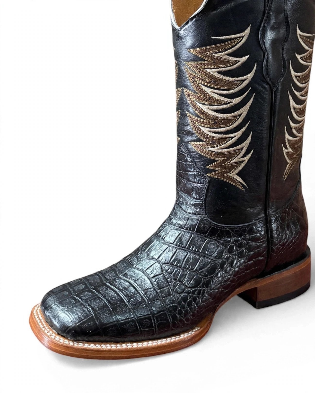 mens-crocodile-black-detail.jpg