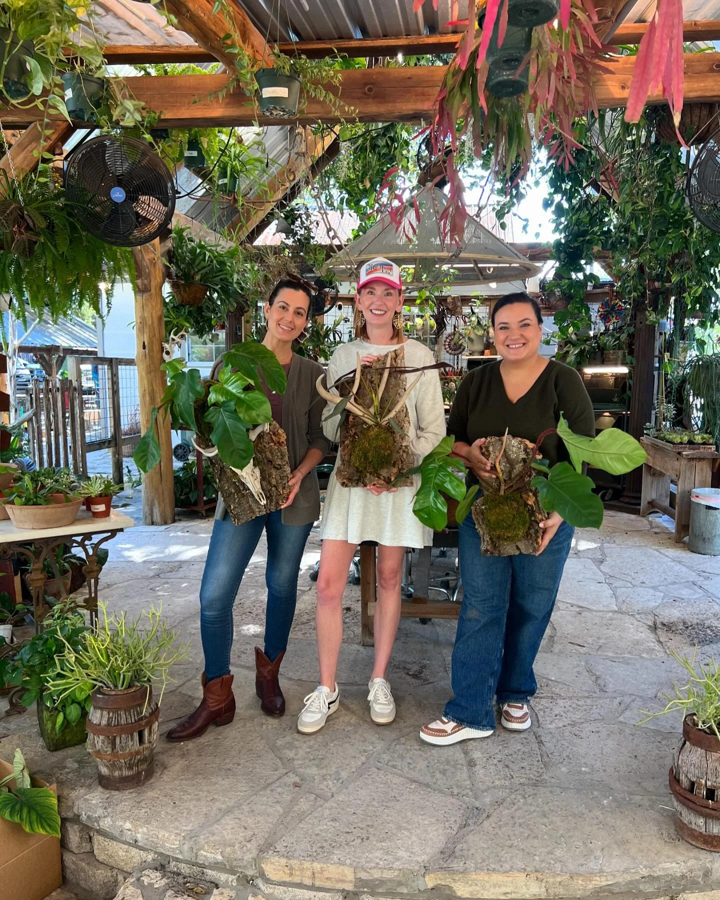 Fun fun day with my fellow crazy plant ladies ❤️🌱 #plantlover  #plants #wimberlytx @juniperandoakspa @arielshayes