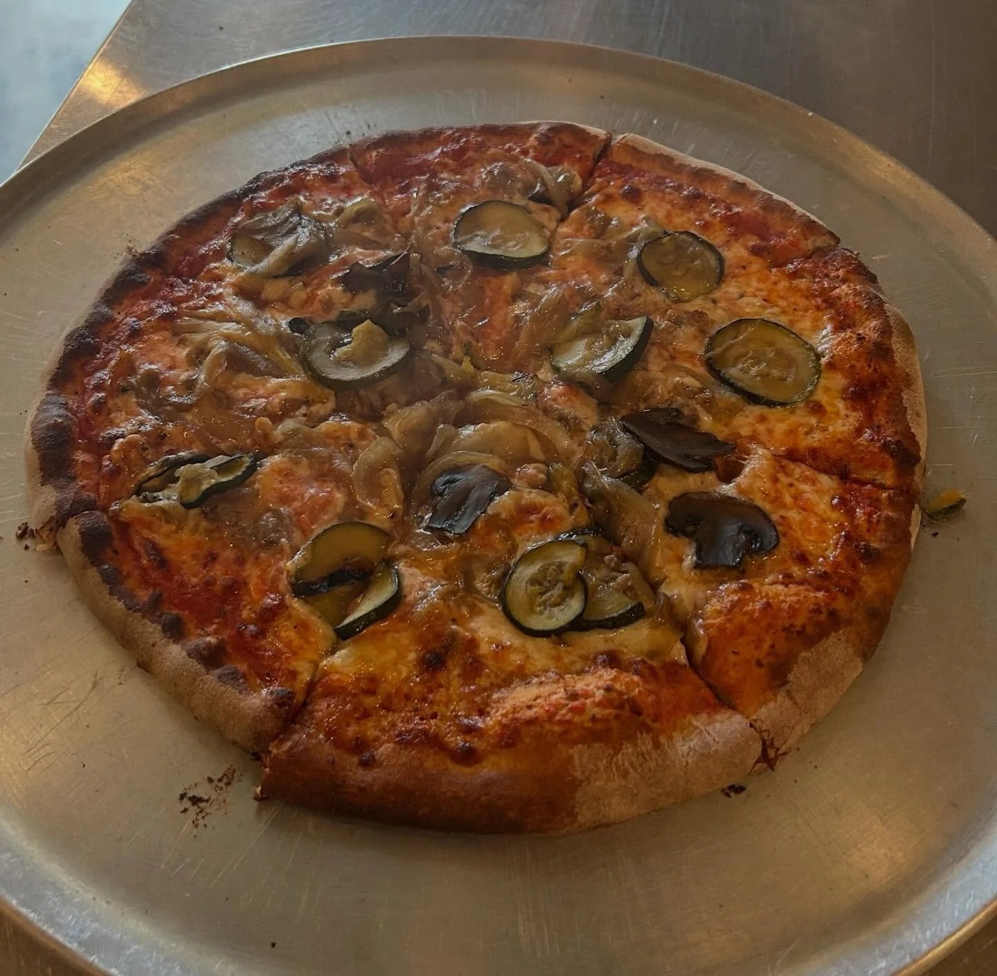 New small pizza! Same delicious @thegoodcrust.maine dough but in a mini size!! 😋🤤🍕

Spring Hours
Friday &amp; Saturday 12-8pm

5 minutes from the Blue Hill roundabout!!

#strongsofmaine #strongs #strongsbrewing #bluehillpeninsula woodfiredpizza