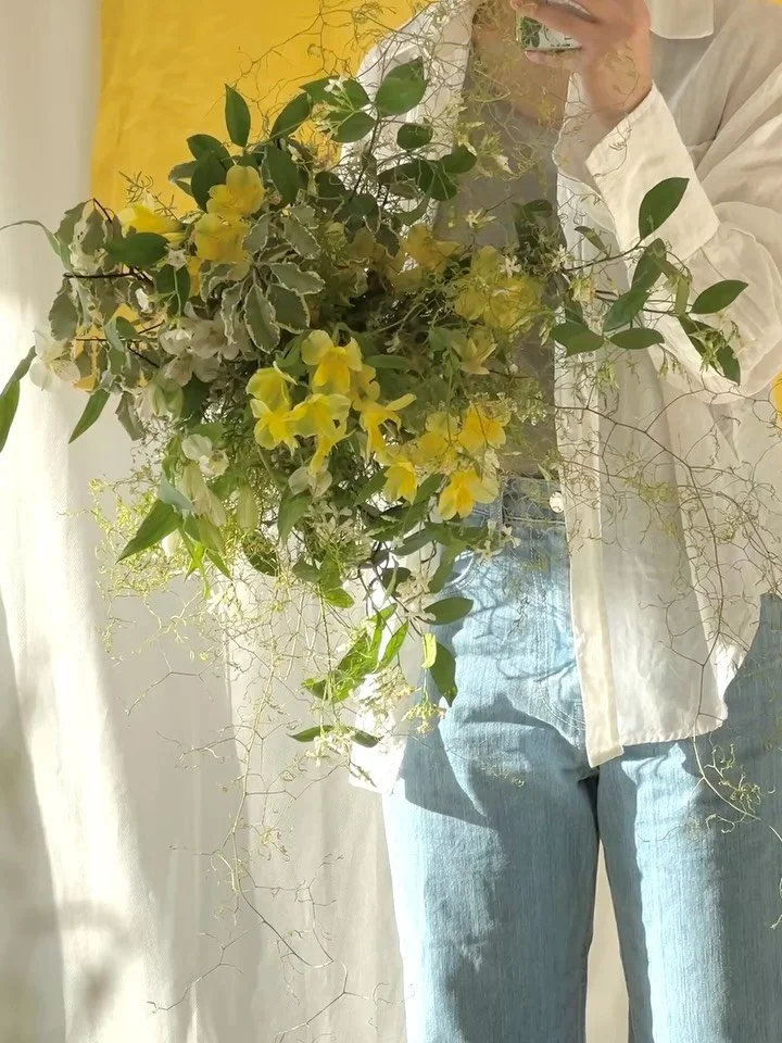 Something like spring.

Beautiful dried deflexus stems are from @socalflowers.oxnard.

#laflorist #centralcoastflorist #weddingbouquet #santaynezwedding #lawedding