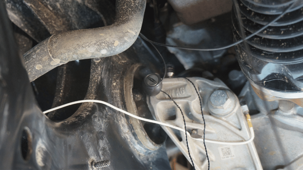 Qlws lightweight shaker for structural excitation in tight spaces