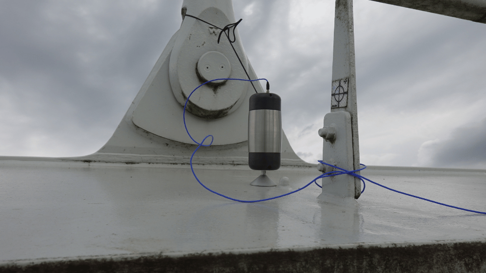 Qsls shaker installed on a steel bridge for low-frequency structural excitation measurements