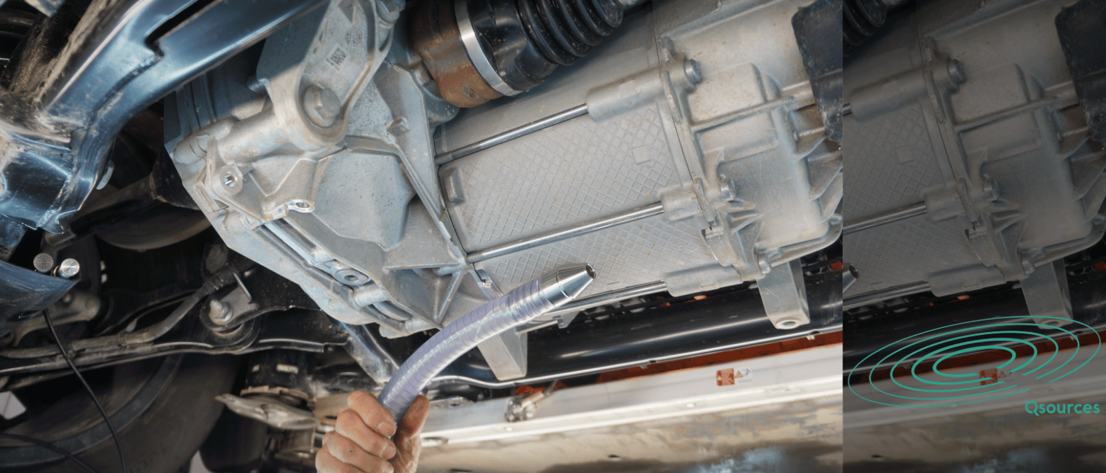 Qmhf mid-high frequency volume source used for acoustic excitation under a vehicle