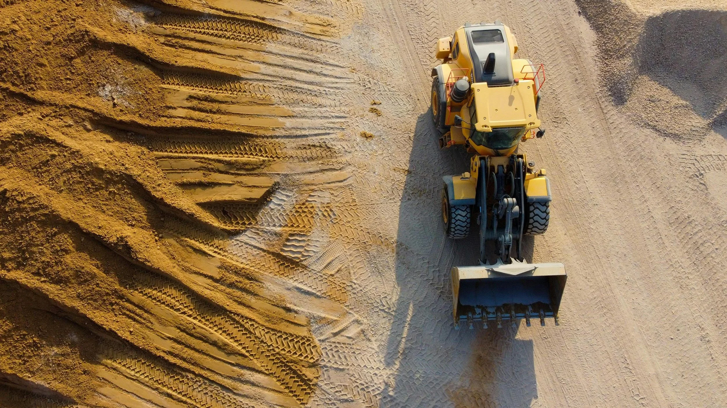 Heavy machinery operating context for mining NVH and durability measurements