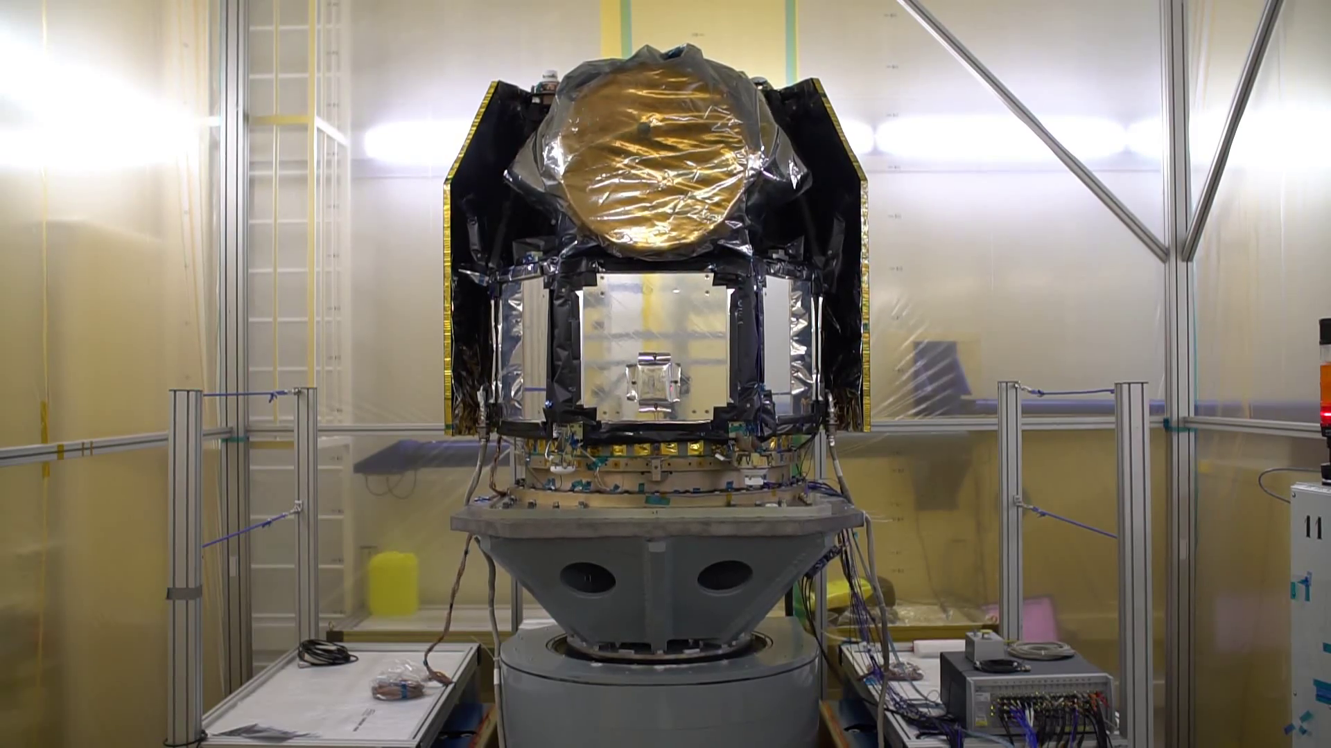 Satellite vibration test setup supporting structural verification and modal characterization