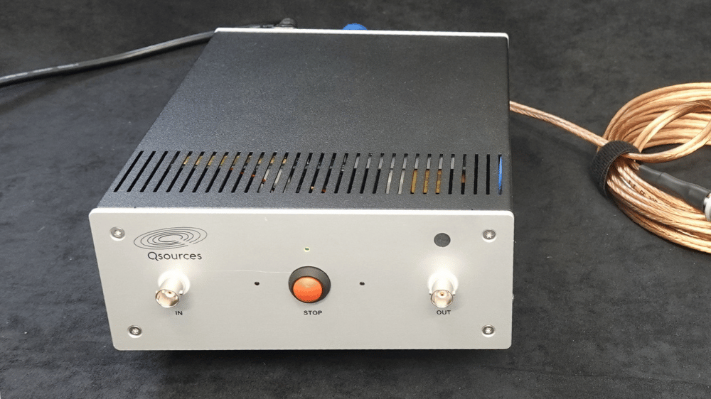 Qam base measurement power amplifier combining power output and source protection