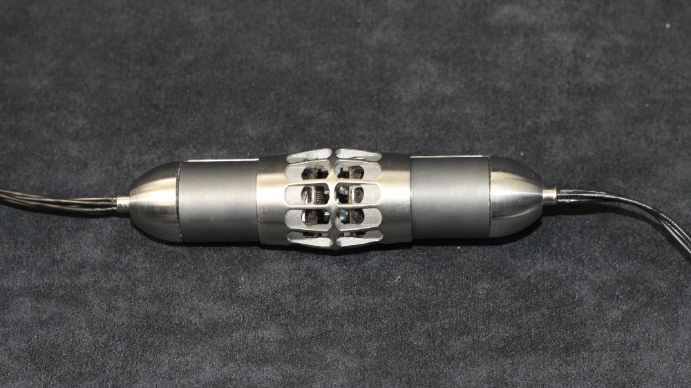 Qind2 miniature volume source product close-up