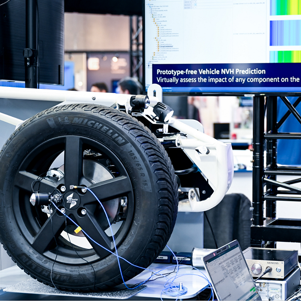 Integral shaker mounted for repeatable structural excitation and vibration measurements (Qish)