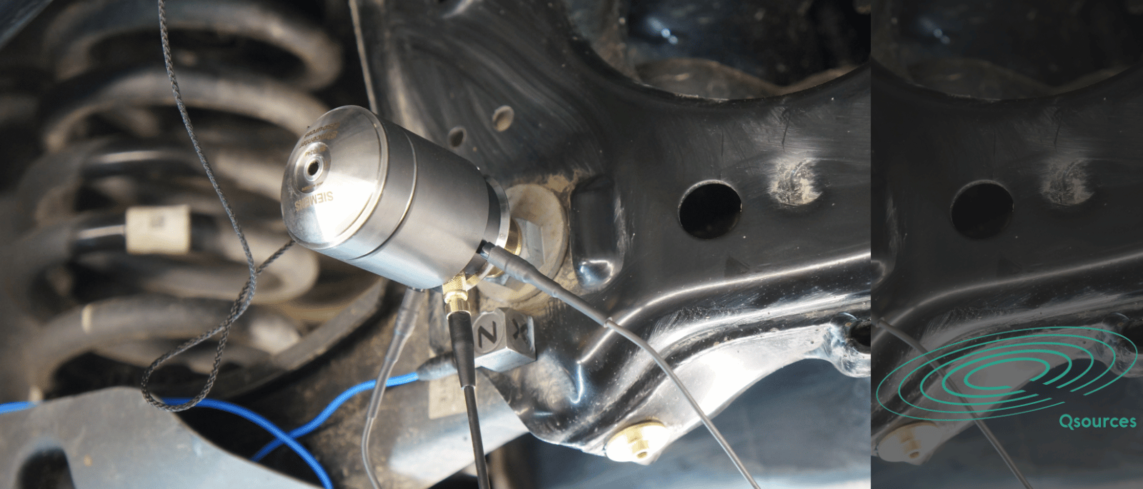 Structural excitation shaker with self-aligning suspension for vibration testing